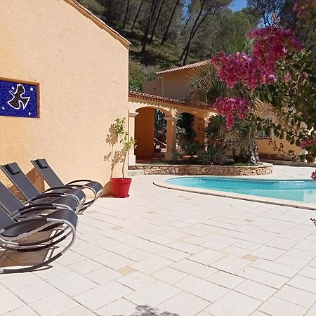 Les Restanques - Chambre D'Hotes Cuges-les-Pins Exterior photo
