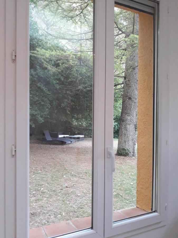 Les Restanques - Chambre D'Hotes Cuges-les-Pins Exterior photo